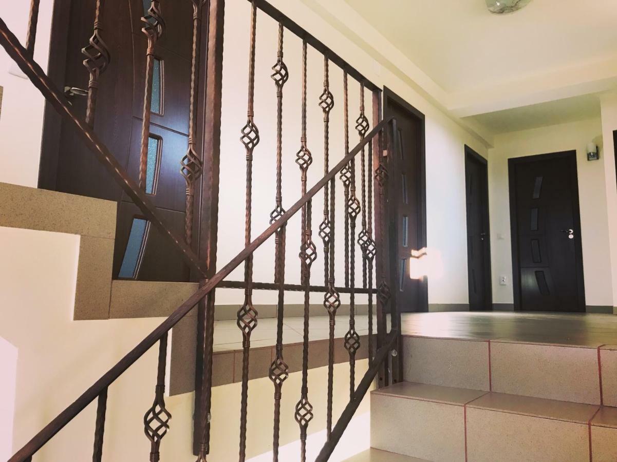 Отель Casa Bucurr Afumati Экстерьер фото
